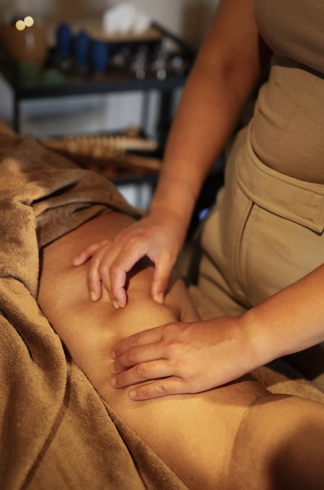 Cupping massage behandeling bij Flow & Glow Studio Utrecht
